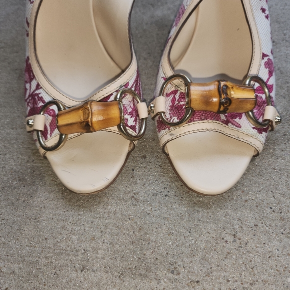 LADIES SLINGS BY GUCCI - Picture 5 of 5